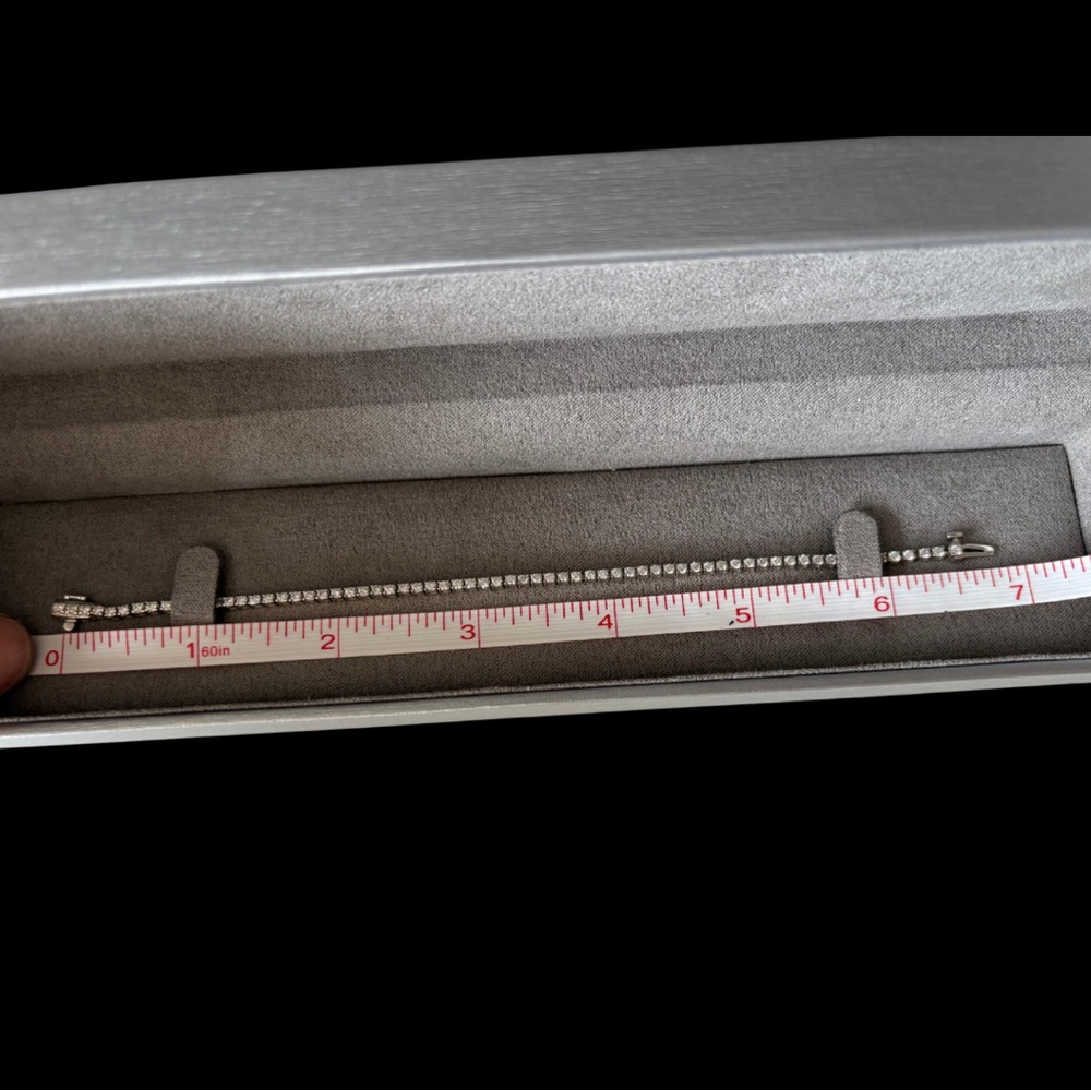 14kt White Gold Genuine 1.5ct Diamond Tennis Bracelet - Picture 8 of 9
